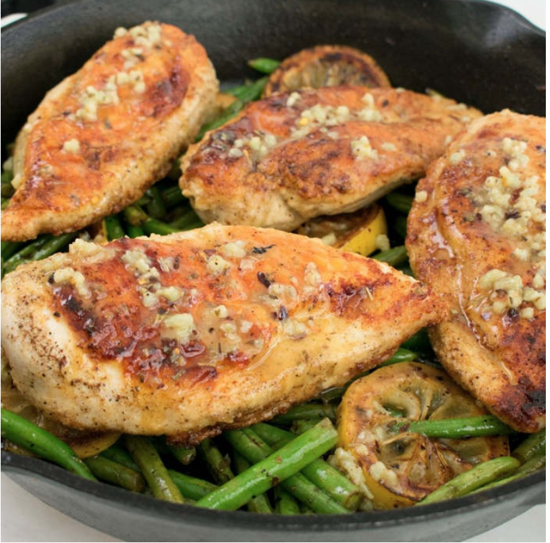 Judias verdes con muslos de pollo al limón