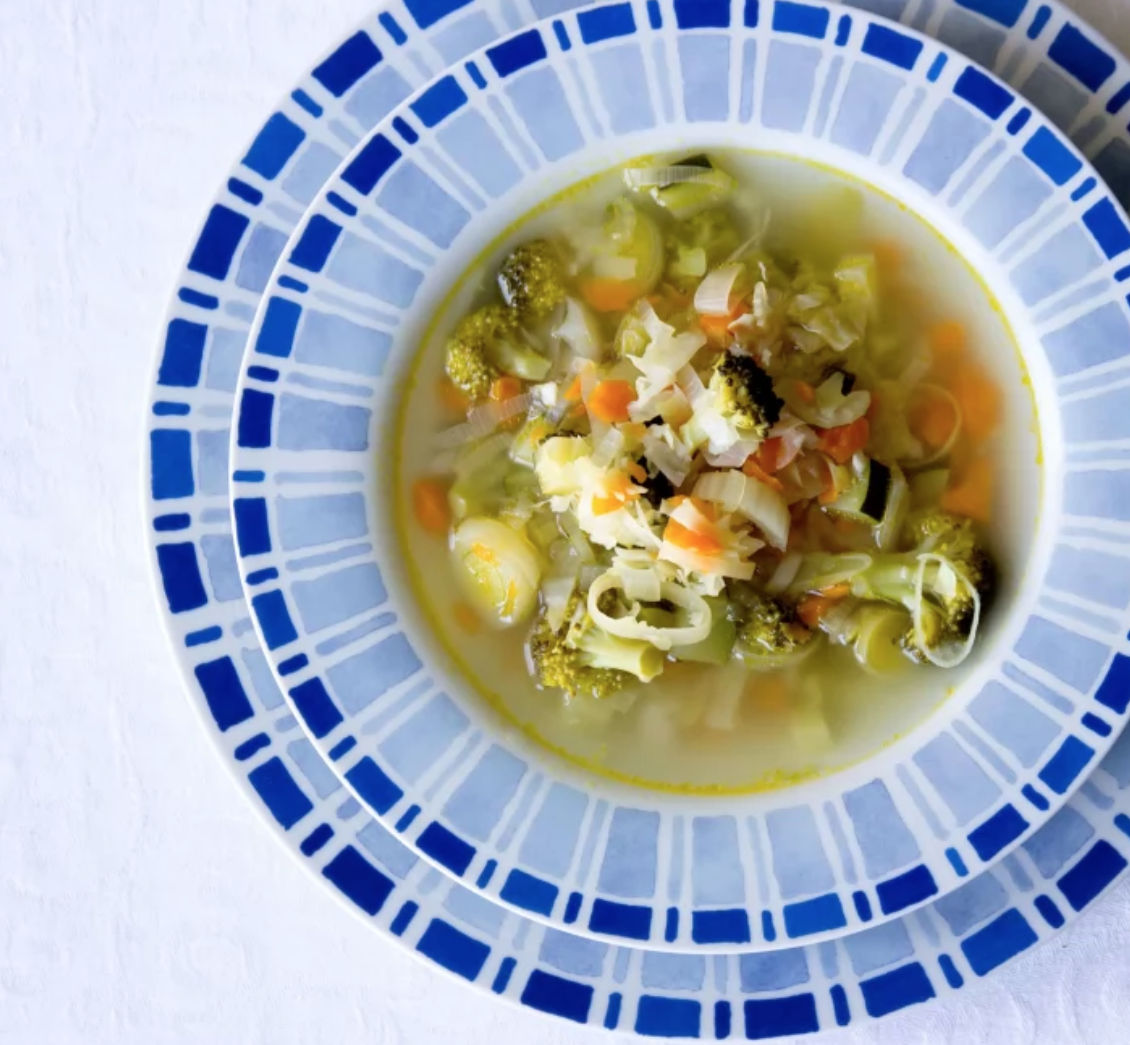 Sopa de verduras con soja texturizada