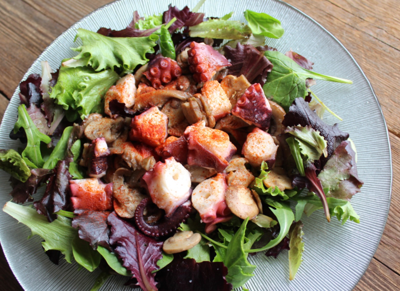 Ensalada templada de pulpo y setas