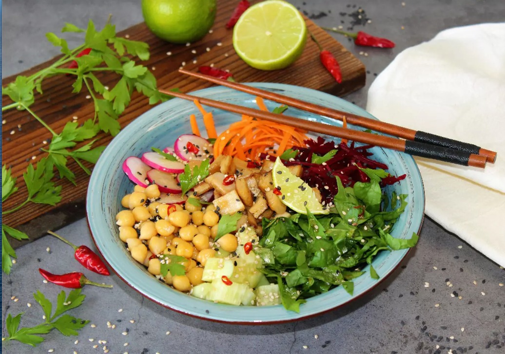 Poke de garbanzos y Heura