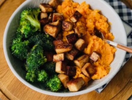 Bowl de Brócoli, Tofu y Batata