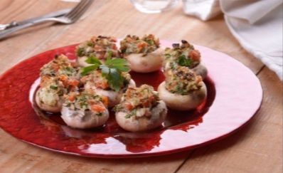 Champiñones rellenos de picadillo de tempeh