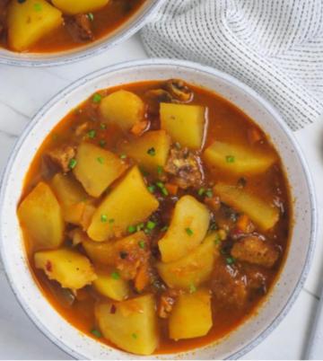 Estofado de patata con carne vegetal