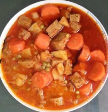 Guiso vegano de seitán con patata y zanahoria